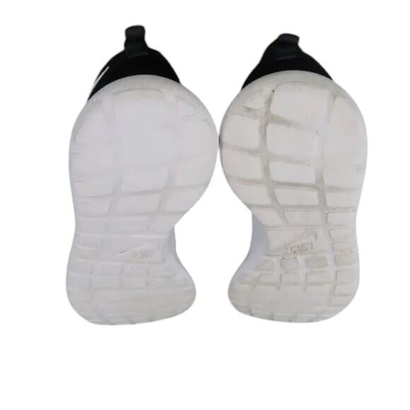 Nike Shoes Womens 7 Athletic Trainers Roshe One Sneakers Lifestyle Running Black - Picture 10 of 12